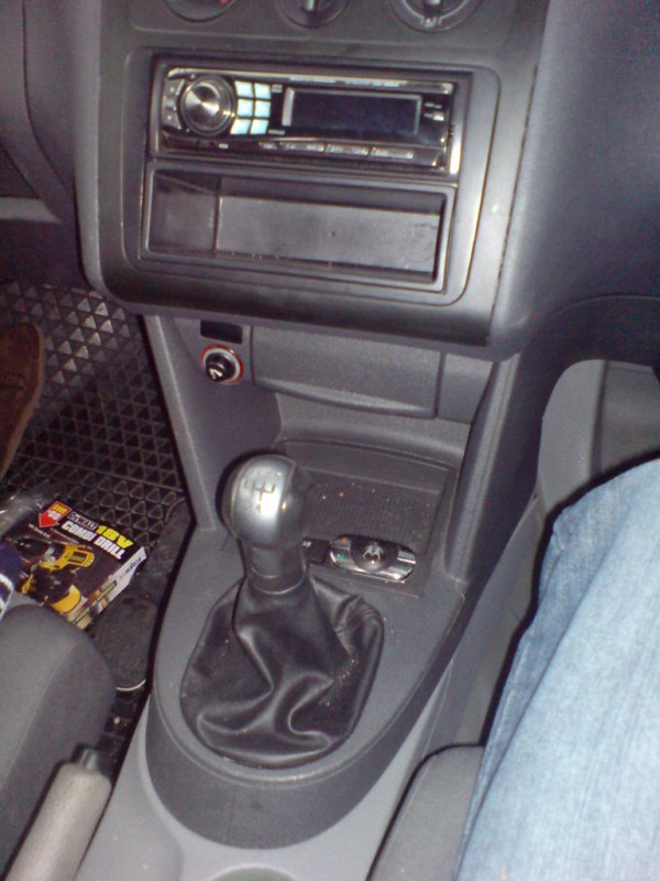 Leon gear knob
